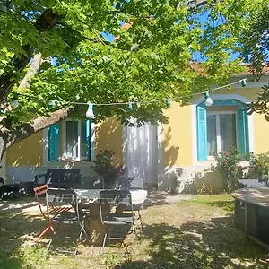 Maison 4 A 6 Personnes Proche Village , Pélissanne France
